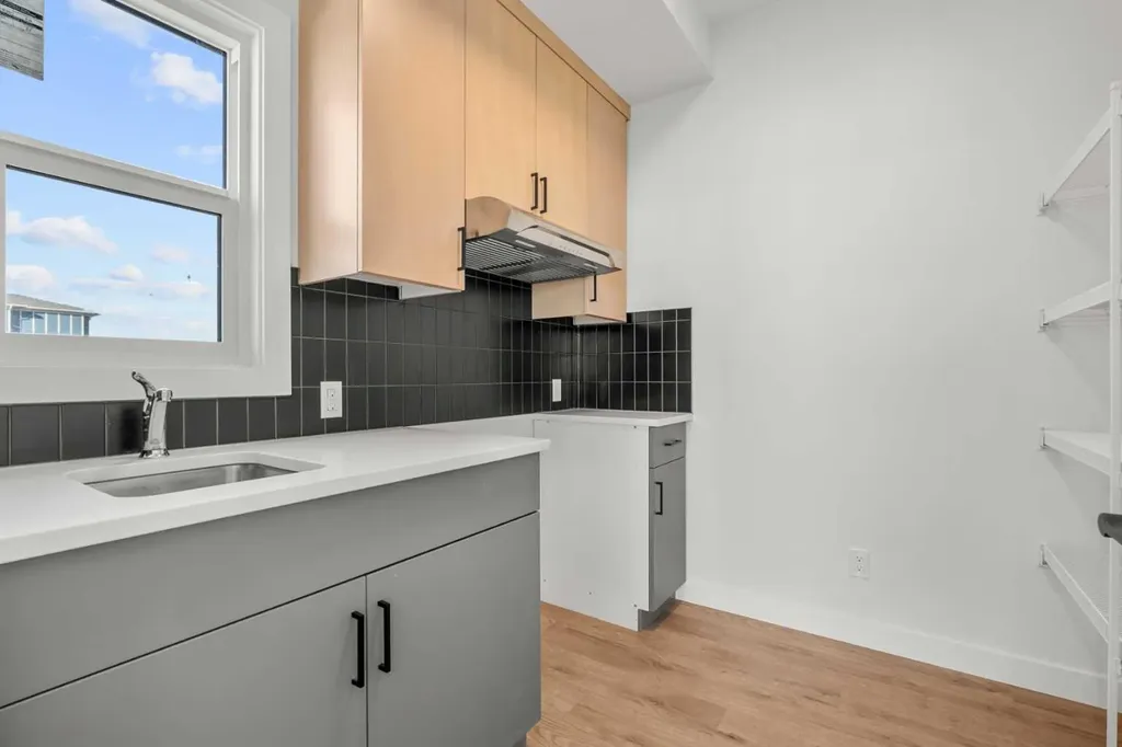 512 Lawthorn Way SE Airdrie AB T4A 3N9