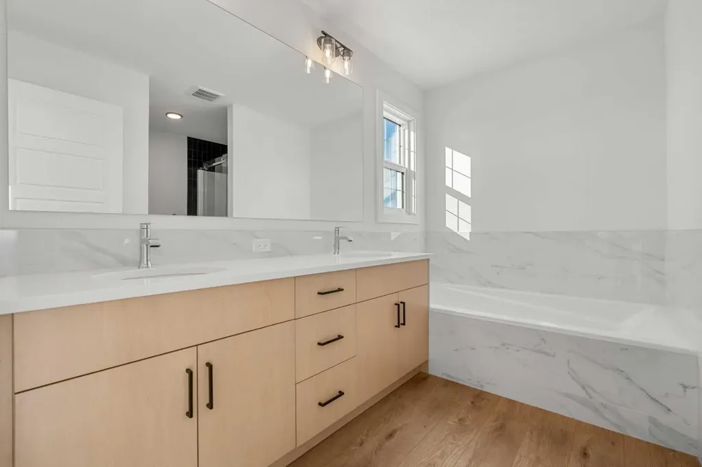 512 Lawthorn Way SE Airdrie AB T4A 3N9