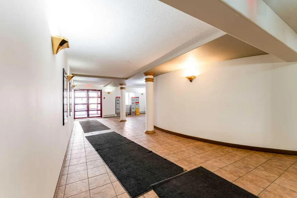 777 3 Avenue SW Calgary AB T2P 0G8