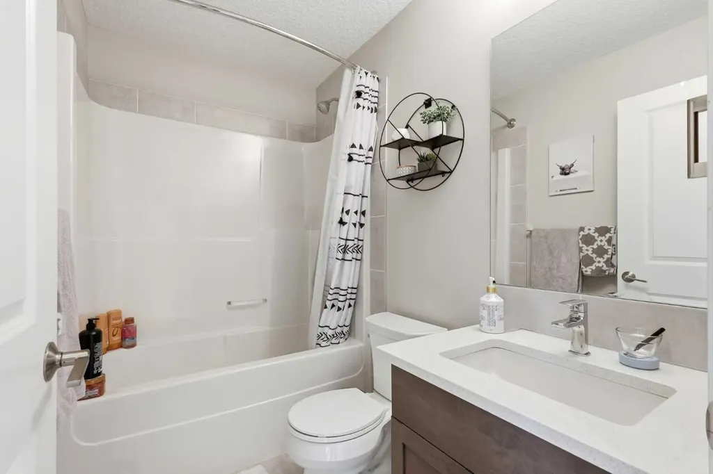 10 Riviera Place Cochrane AB T4C 0V4