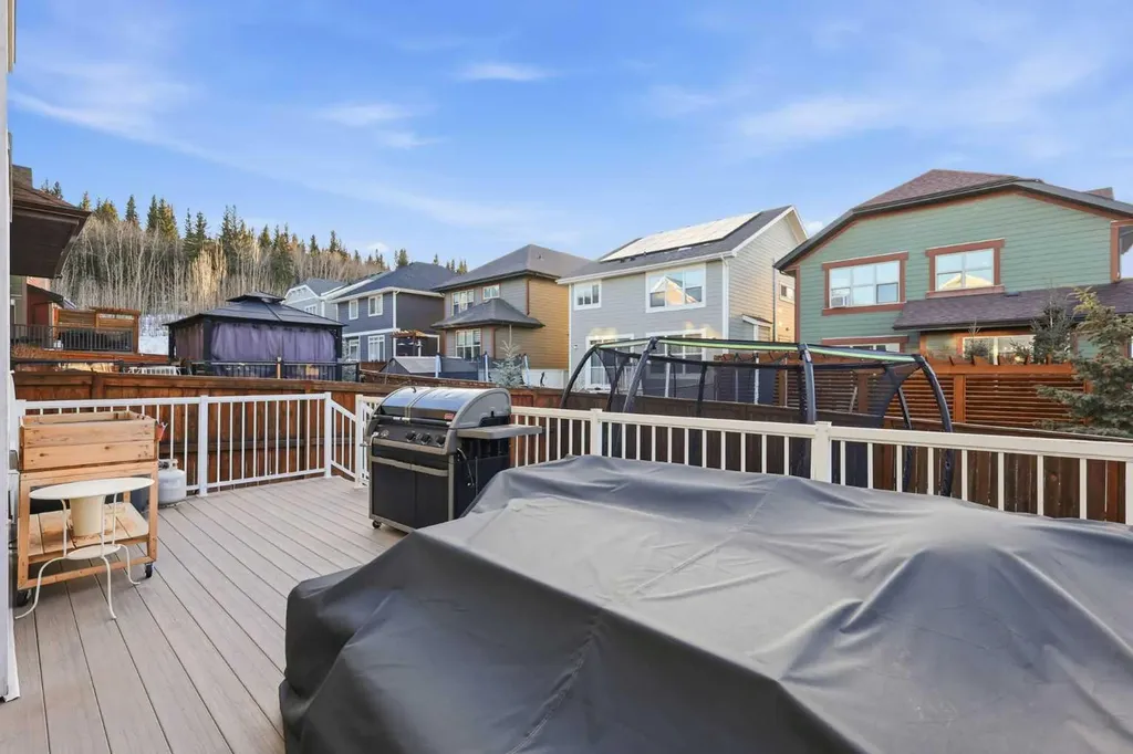 10 Riviera Place Cochrane AB T4C 0V4