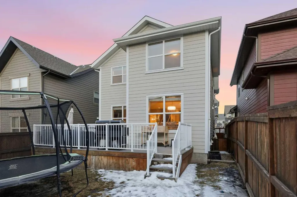 10 Riviera Place Cochrane AB T4C 0V4