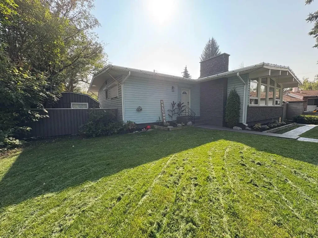 8043 Elbow Drive SW Calgary AB T2V 1K5