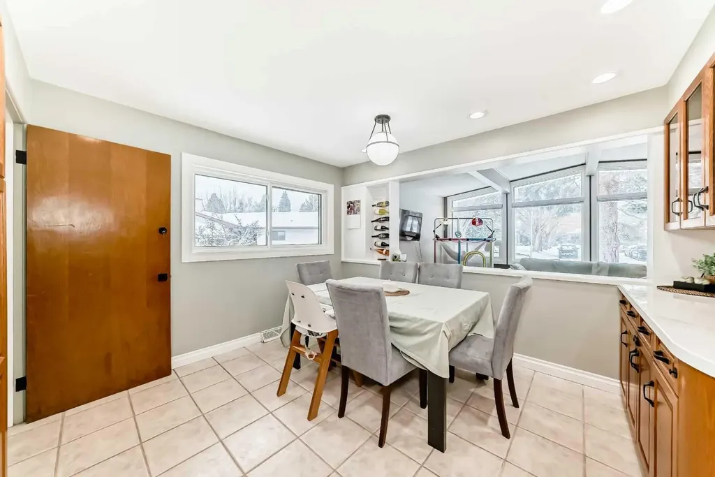 8043 Elbow Drive SW Calgary AB T2V 1K5