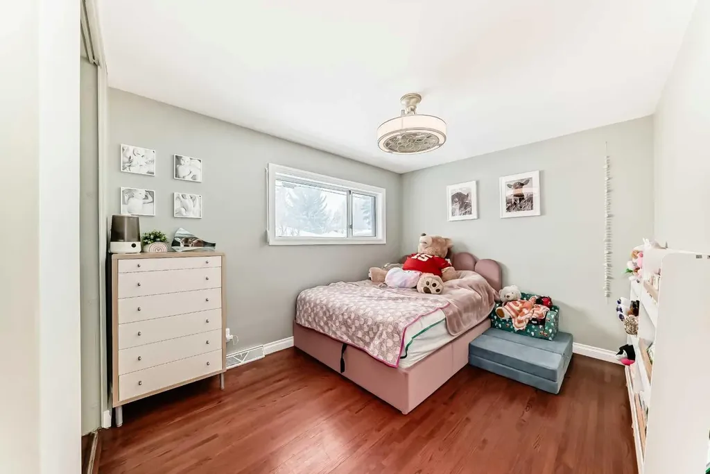 8043 Elbow Drive SW Calgary AB T2V 1K5