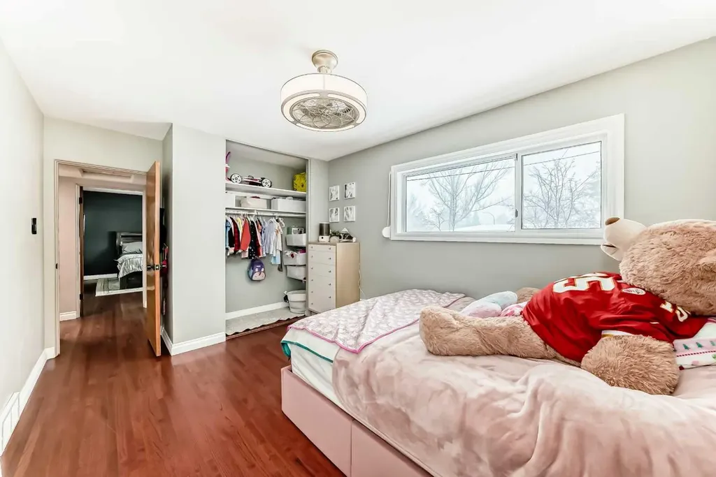 8043 Elbow Drive SW Calgary AB T2V 1K5