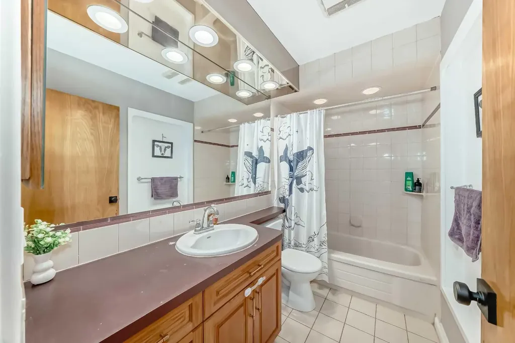 8043 Elbow Drive SW Calgary AB T2V 1K5