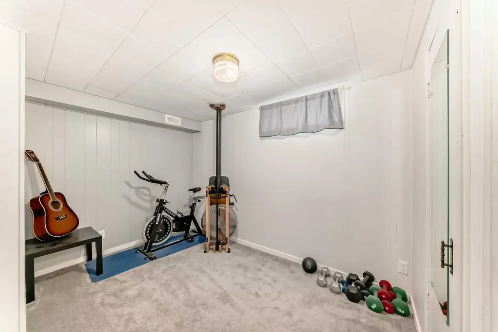 8043 Elbow Drive SW Calgary AB T2V 1K5