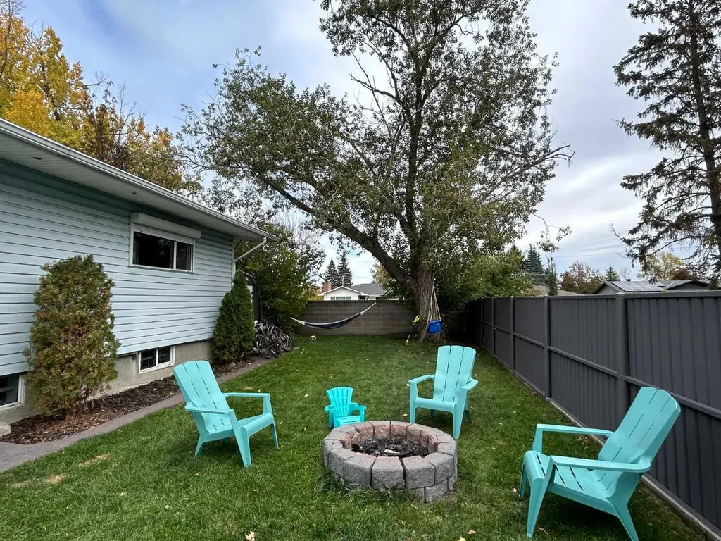 8043 Elbow Drive SW Calgary AB T2V 1K5