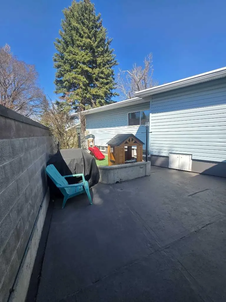 8043 Elbow Drive SW Calgary AB T2V 1K5