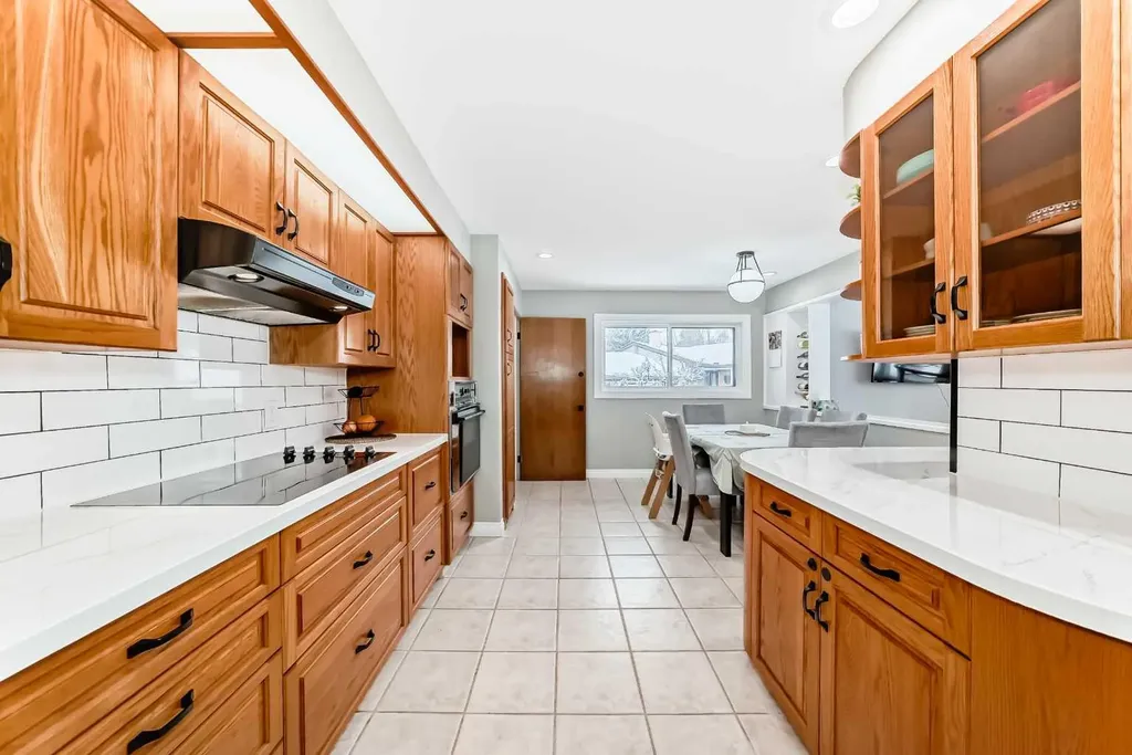 8043 Elbow Drive SW Calgary AB T2V 1K5