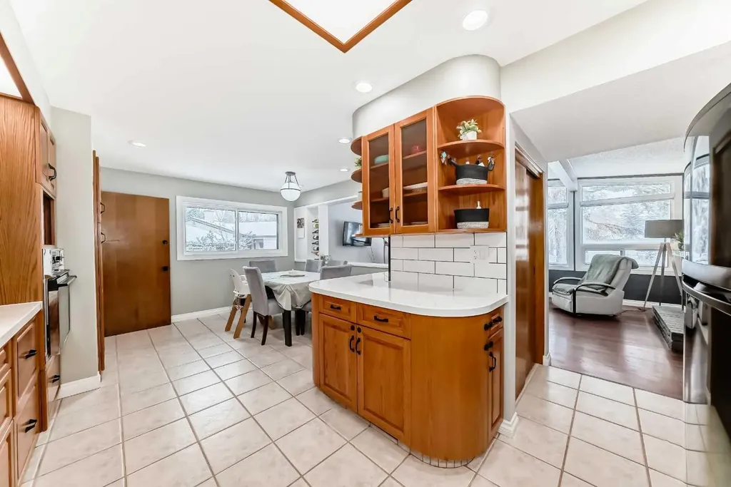 8043 Elbow Drive SW Calgary AB T2V 1K5