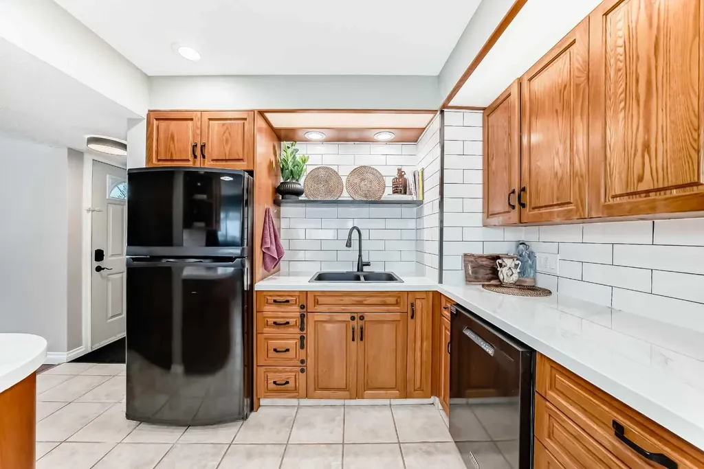 8043 Elbow Drive SW Calgary AB T2V 1K5