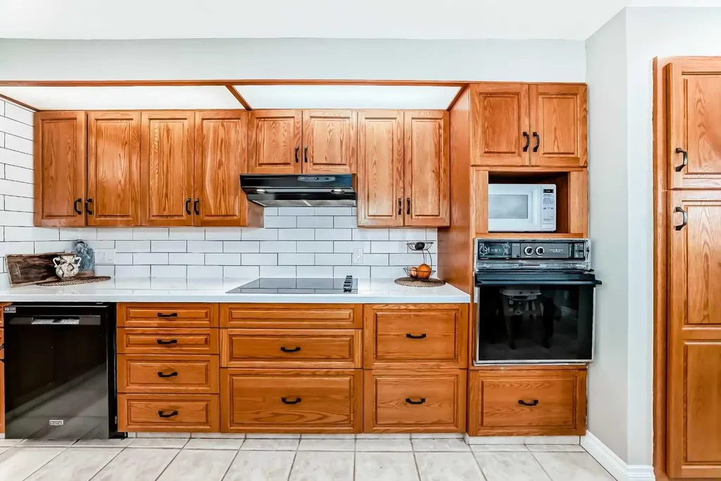 8043 Elbow Drive SW Calgary AB T2V 1K5