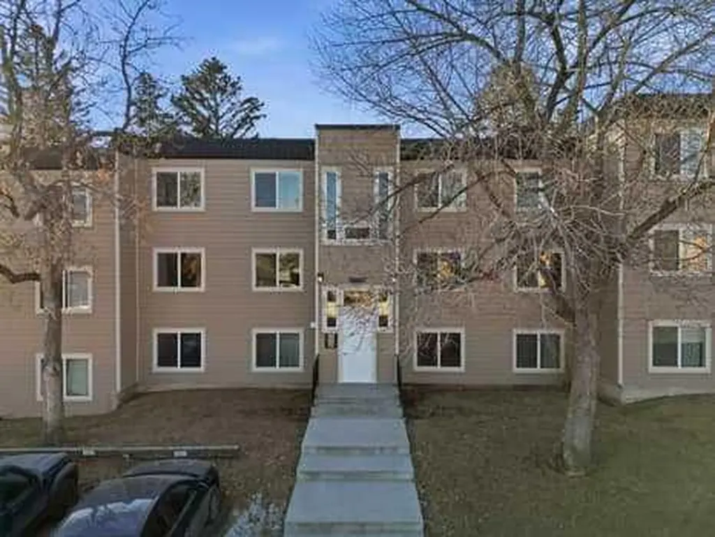 315 Heritage Drive SE Calgary AB T2H 1N2