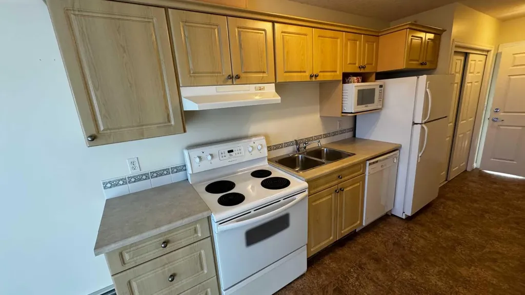 10402 111 Street Grande Prairie AB T8V 8G4