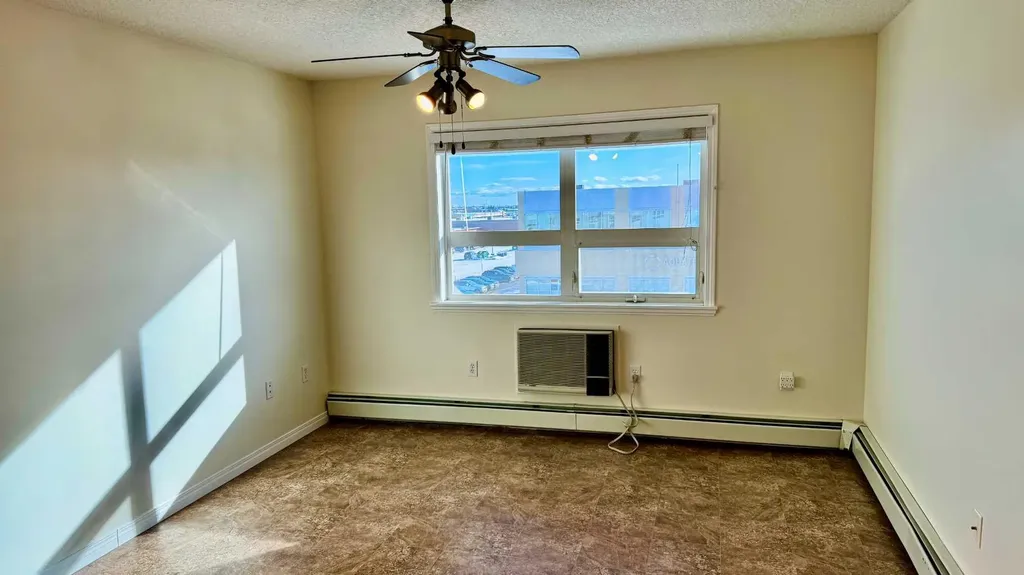 10402 111 Street Grande Prairie AB T8V 8G4