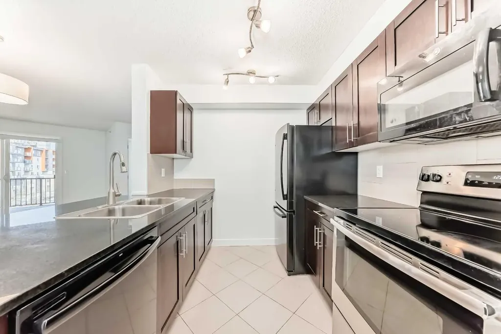 195 Kincora Glen Road NW Calgary AB T3R 0S3
