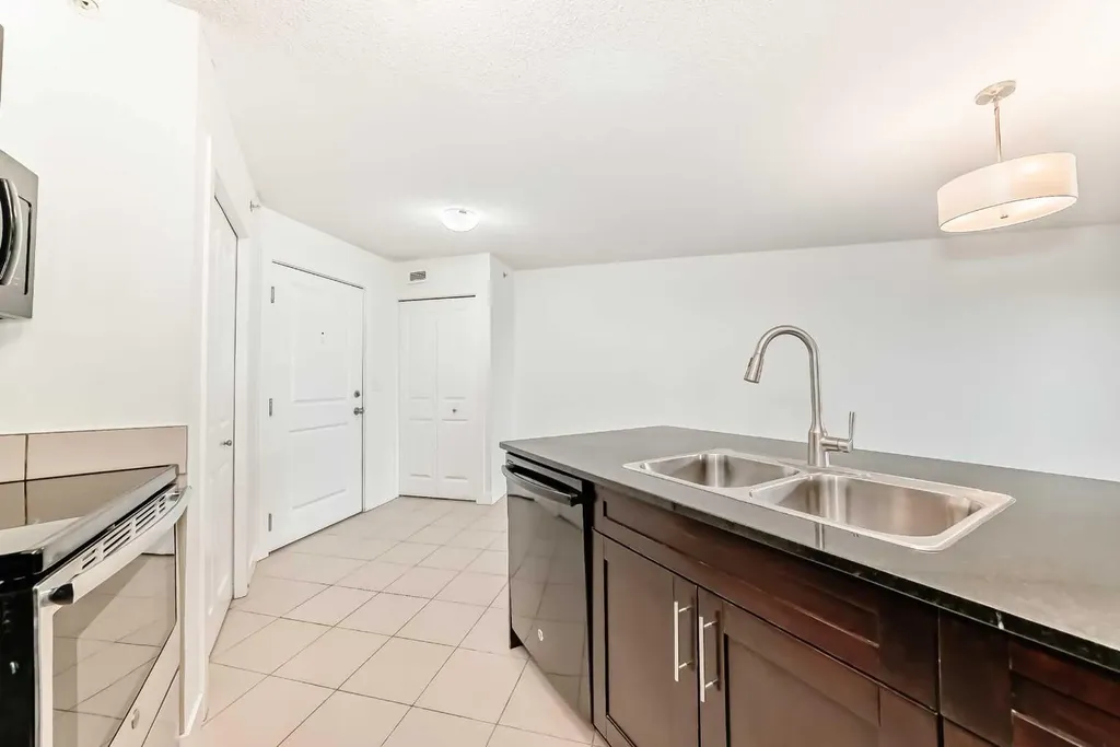 195 Kincora Glen Road NW Calgary AB T3R 0S3