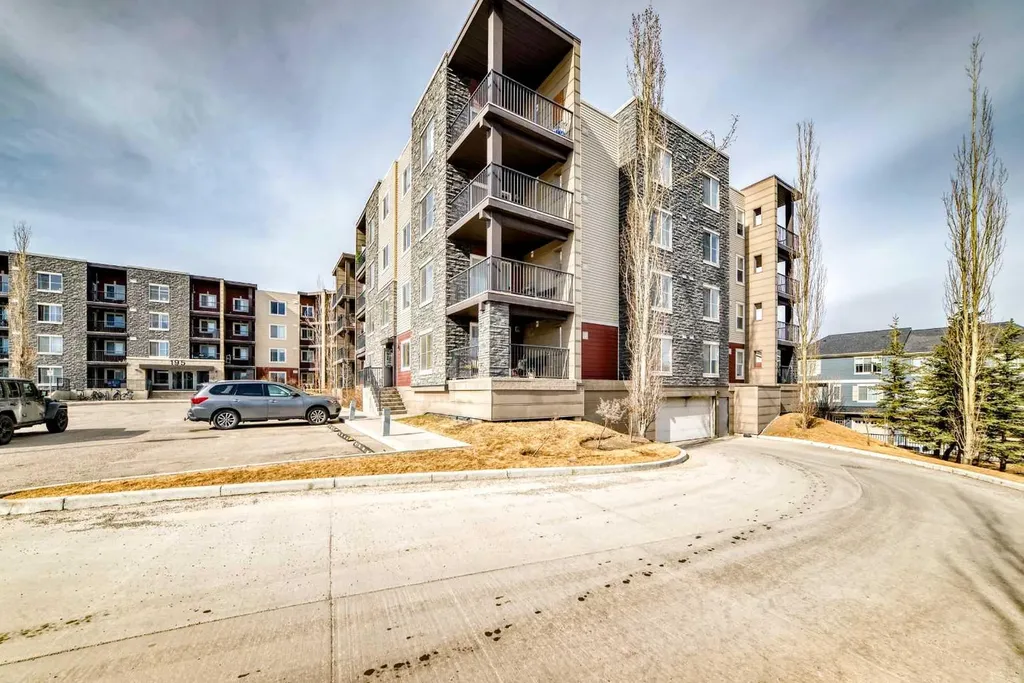 195 Kincora Glen Road NW Calgary AB T3R 0S3