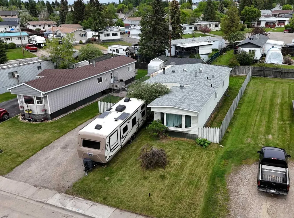 819 52 Street Edson AB T7E 1K4