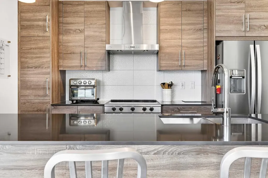 122 Mahogany Centre SE Calgary AB T3M 2Y1