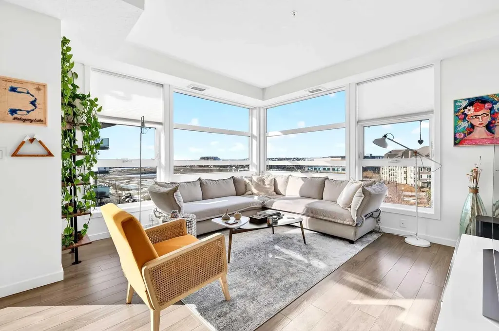 122 Mahogany Centre SE Calgary AB T3M 2Y1