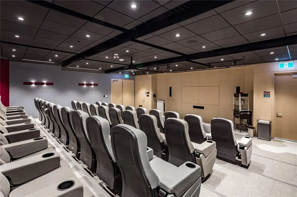 122 Mahogany Centre SE Calgary AB T3M 2Y1