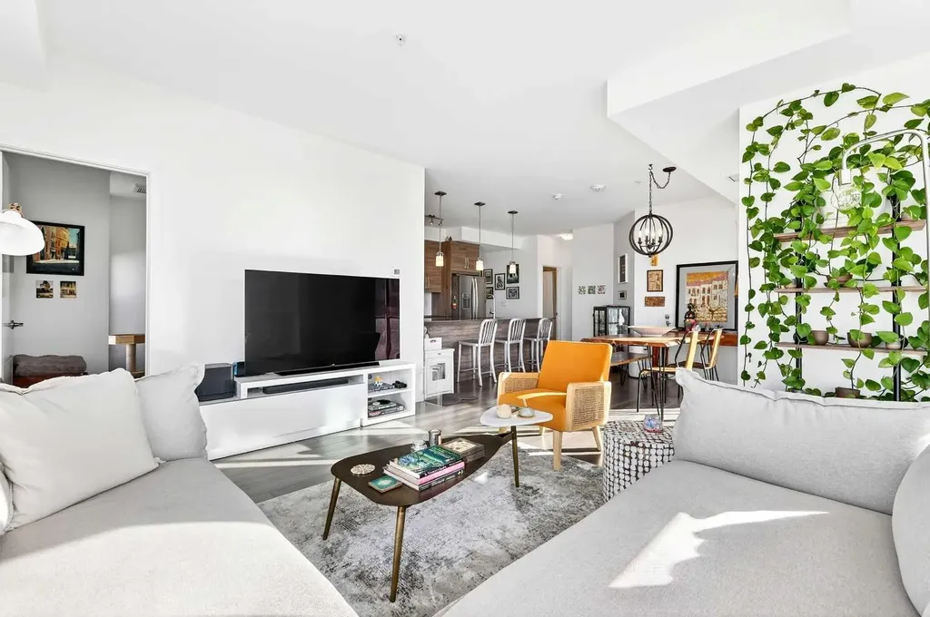 122 Mahogany Centre SE Calgary AB T3M 2Y1