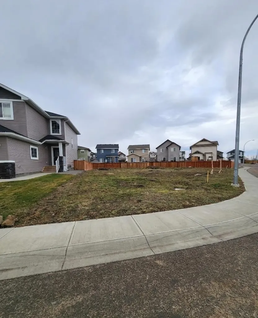 212 Wildrose Crescent Strathmore AB T1P0C8