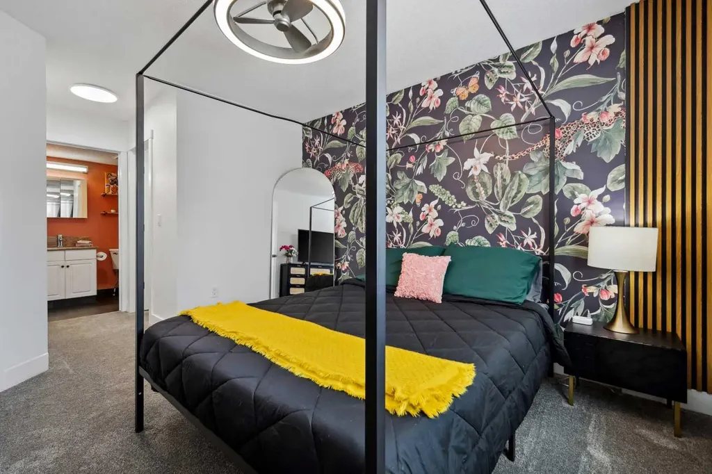 10 Sierra Morena Mews SW Calgary AB T3H 3K5
