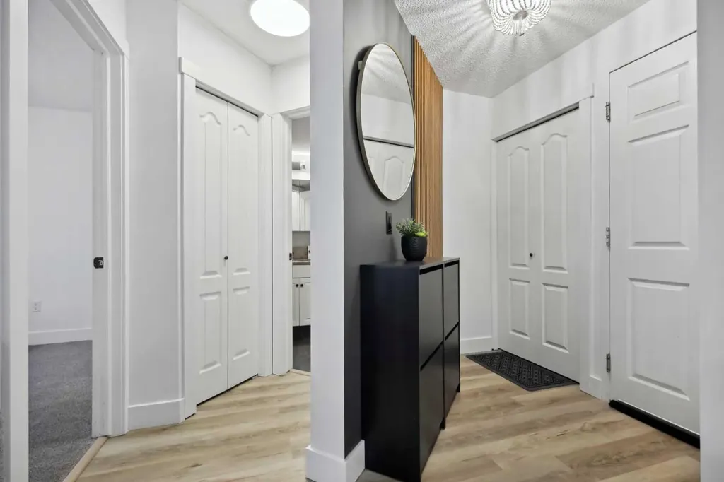 10 Sierra Morena Mews SW Calgary AB T3H 3K5