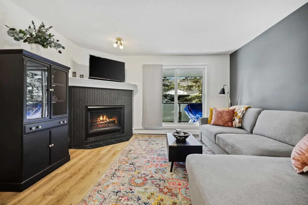 10 Sierra Morena Mews SW Calgary AB T3H 3K5