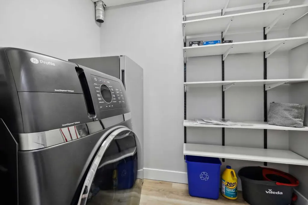 10 Sierra Morena Mews SW Calgary AB T3H 3K5