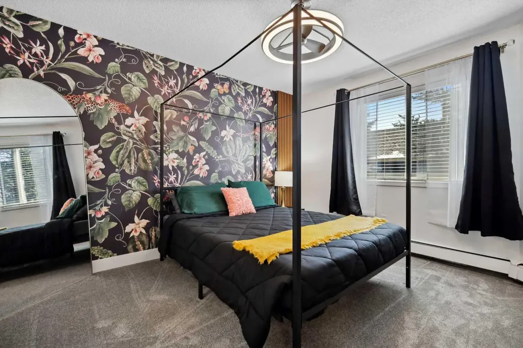 10 Sierra Morena Mews SW Calgary AB T3H 3K5