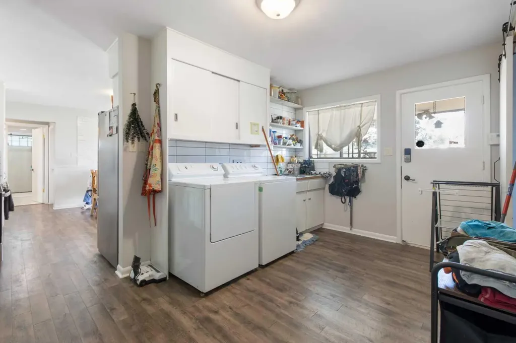 274006 Township Road 262 Highway Rural Rocky View County AB T4A 1H6