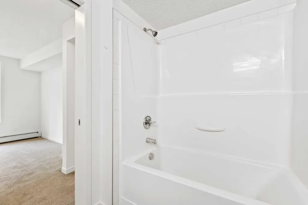 1920 11 Avenue SW Calgary AB t3c0n9