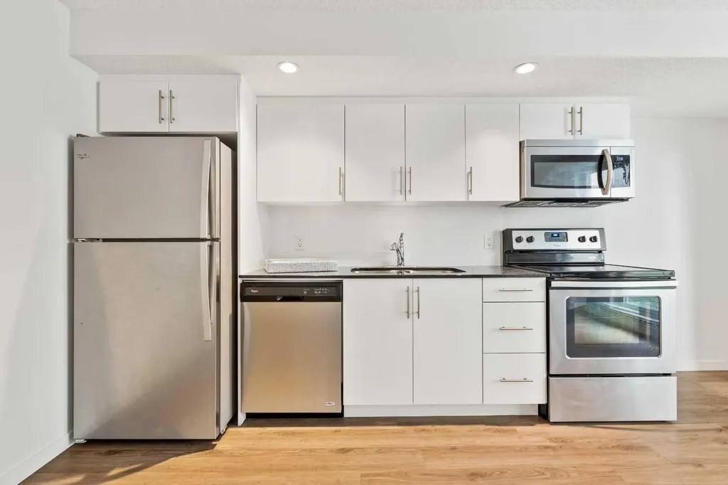 1920 11 Avenue SW Calgary AB t3c0n9