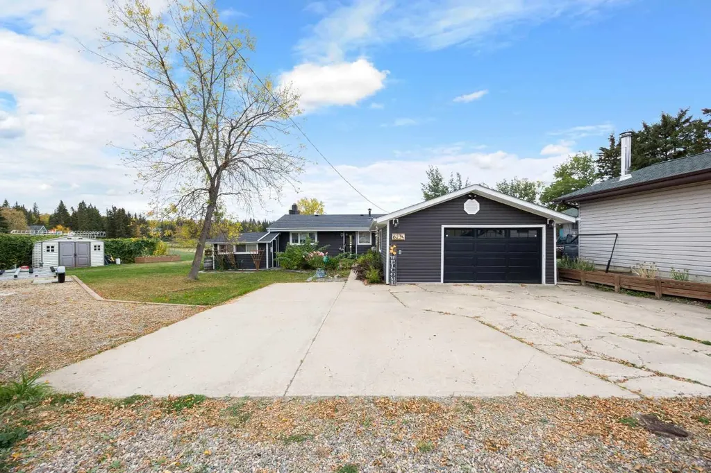 623 Lakeview Road Rural Athabasca County AB T0A0M0