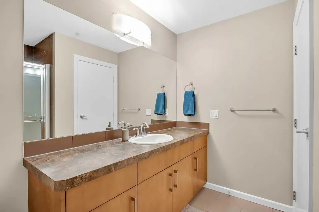 210 15 Avenue SE Calgary AB T2G 0B5
