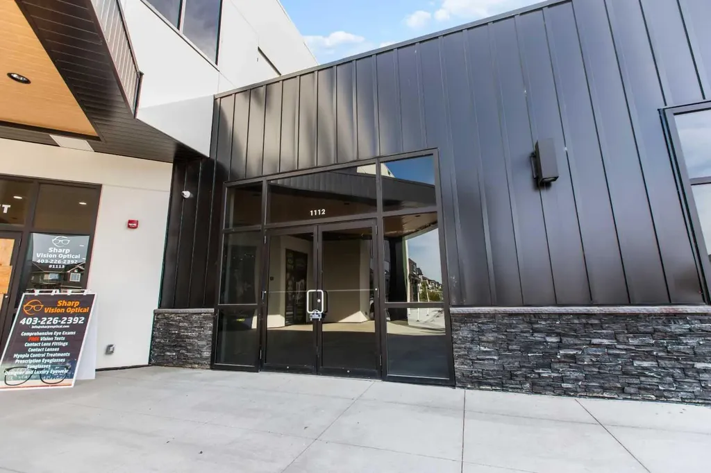 20 Dawson Wharf Mount Chestermere AB T1X 2Z5