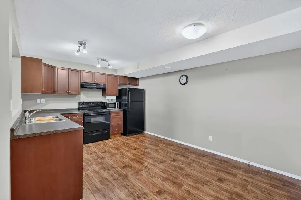 8 Bayside Place Strathmore AB T1P 0E1