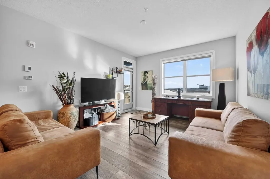 8355 19 Avenue SW Calgary AB T3H 6G3