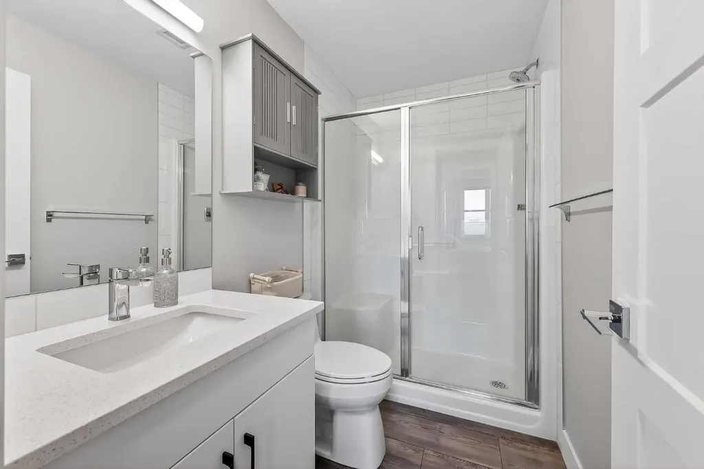 8355 19 Avenue SW Calgary AB T3H 6G3