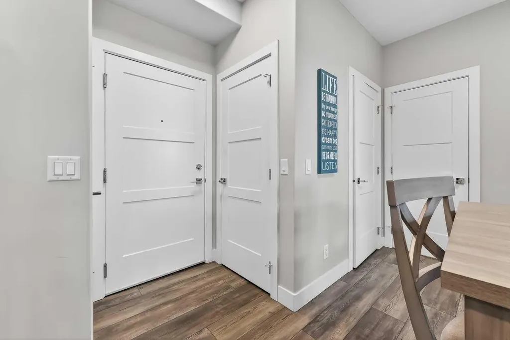 8355 19 Avenue SW Calgary AB T3H 6G3