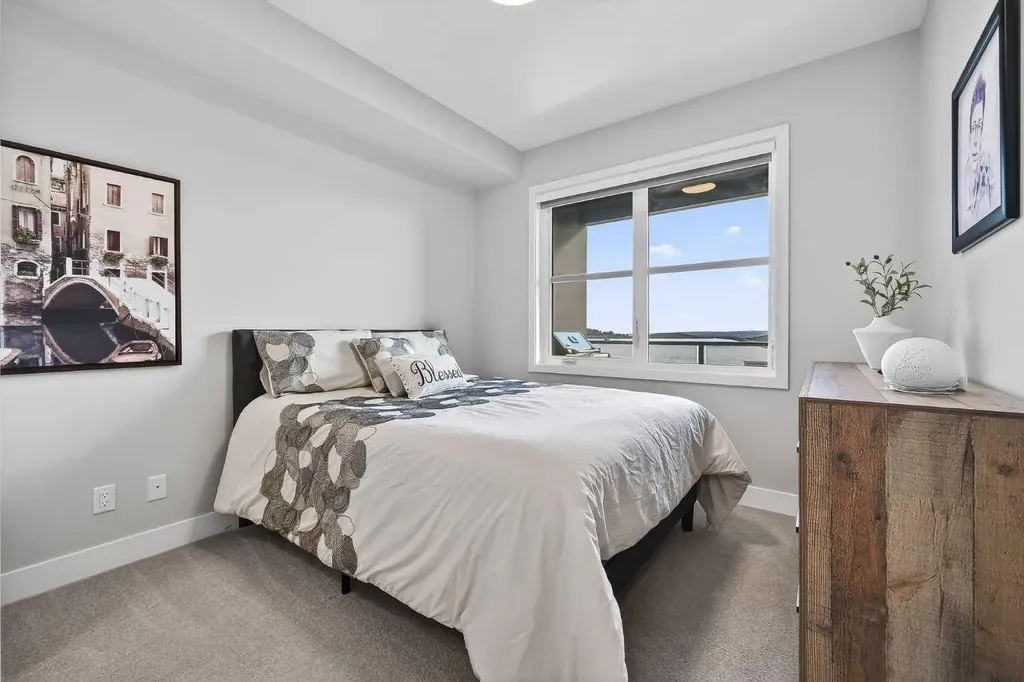 8355 19 Avenue SW Calgary AB T3H 6G3
