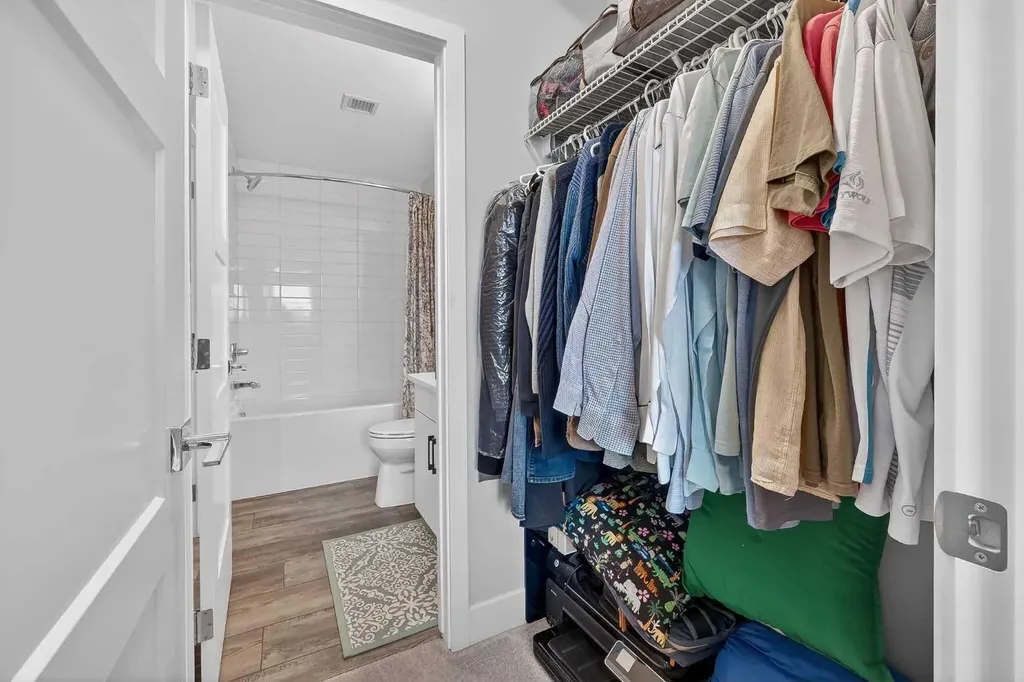 8355 19 Avenue SW Calgary AB T3H 6G3