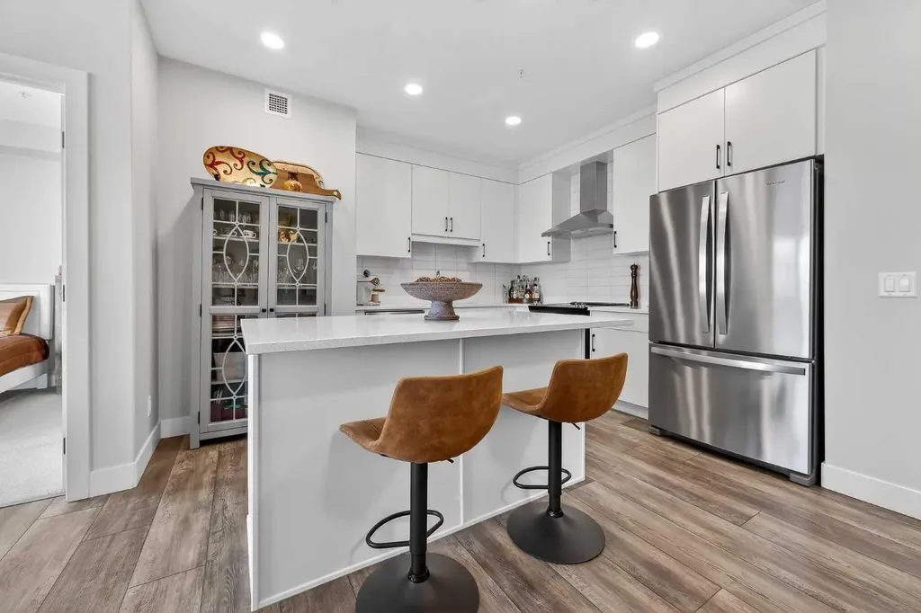 8355 19 Avenue SW Calgary AB T3H 6G3