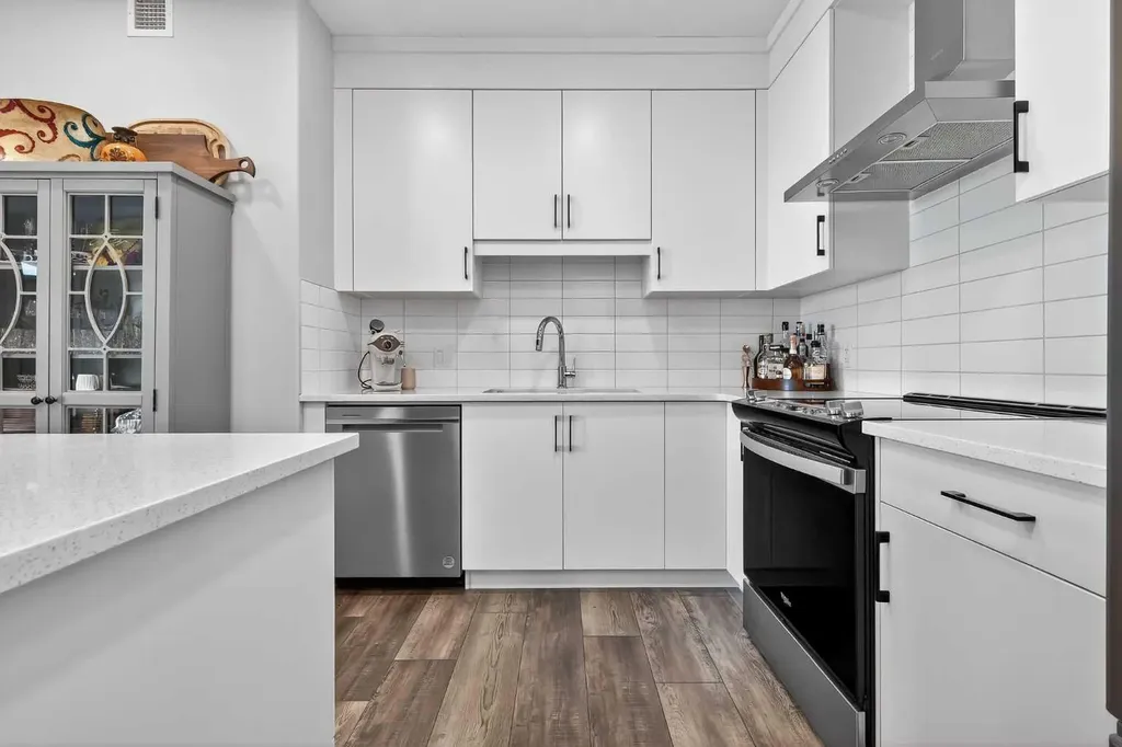 8355 19 Avenue SW Calgary AB T3H 6G3
