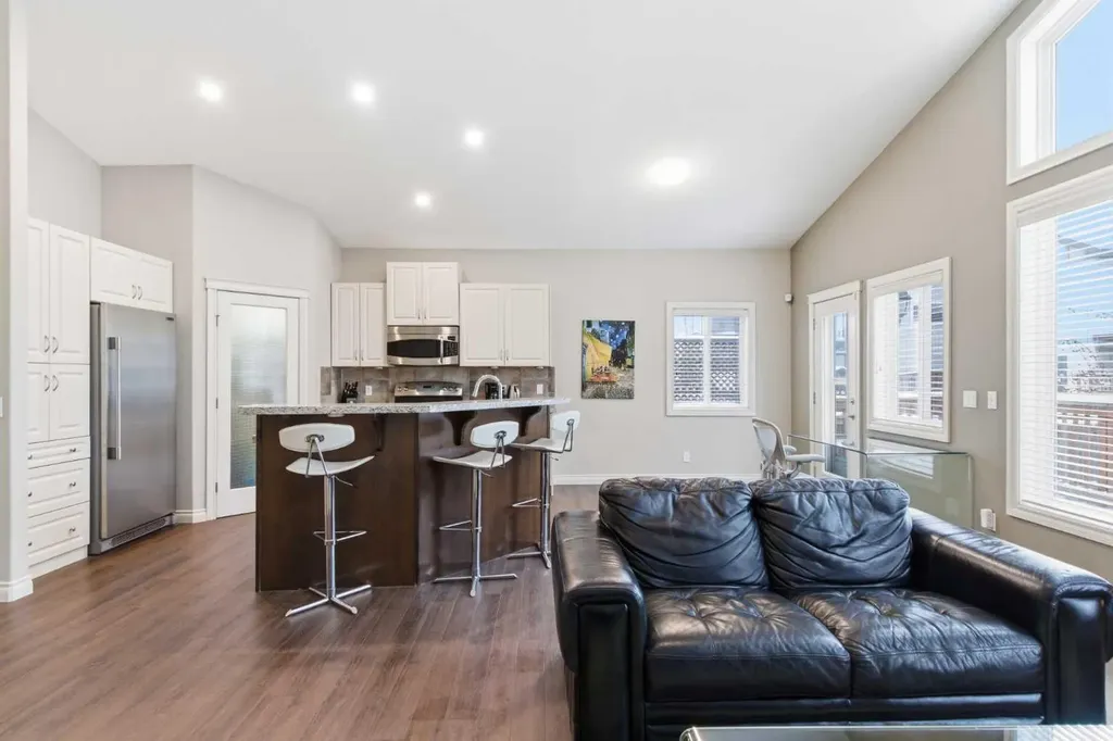 1151 Westmount Drive Strathmore AB T1P1Y6